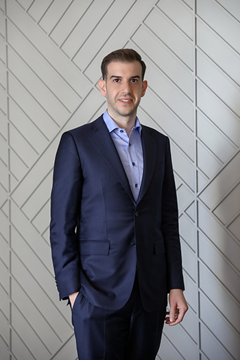 Deniz ÖztürkYönetim Kurulu Başkanı